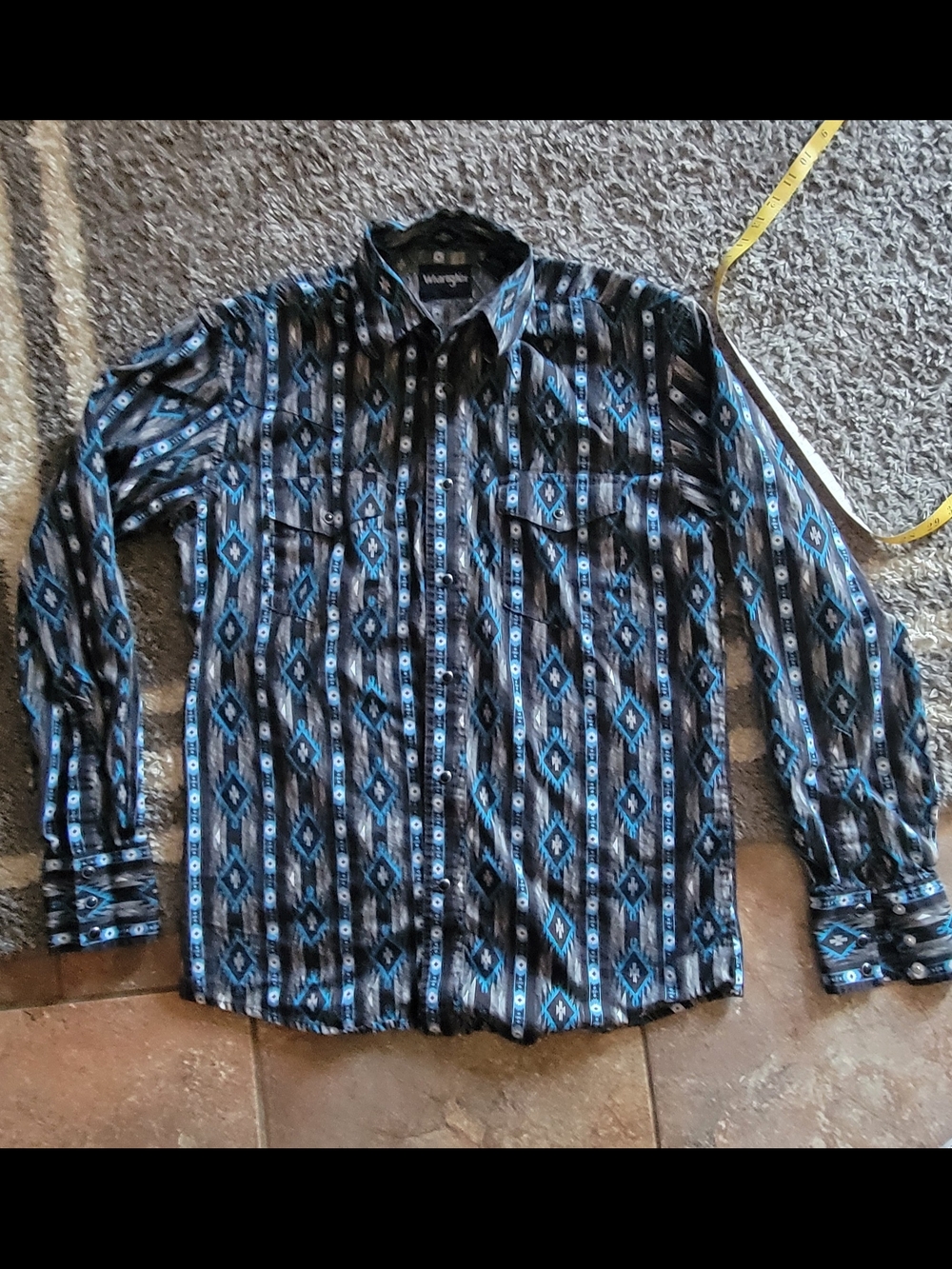 Wrangler Men’s Blue Chacotah Aztec Button-Up Shirt